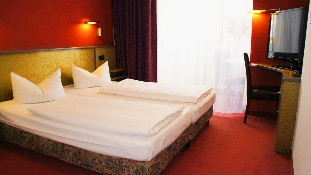 Hotel Am Buschkrugpark ベルリン エクステリア 写真
